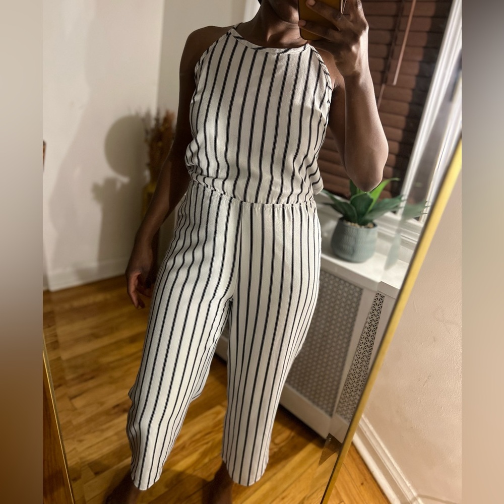 WHITE AND BLACK STRIPED JUMPSUIT
